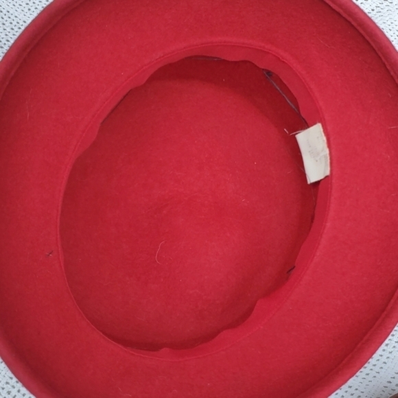 Vintage‎ OOAK beaded Red felt hat - Picture 13 of 14